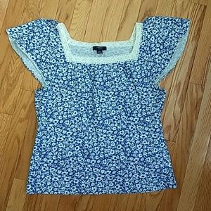 Flutter Sleeve Blue and Off-White Floral Top